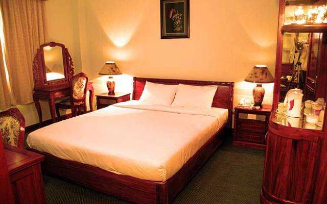 Tyna Hotel - Cô Giang
