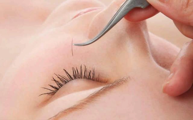 Tít Mi Phượng - Salon Chuyên Nối Mi