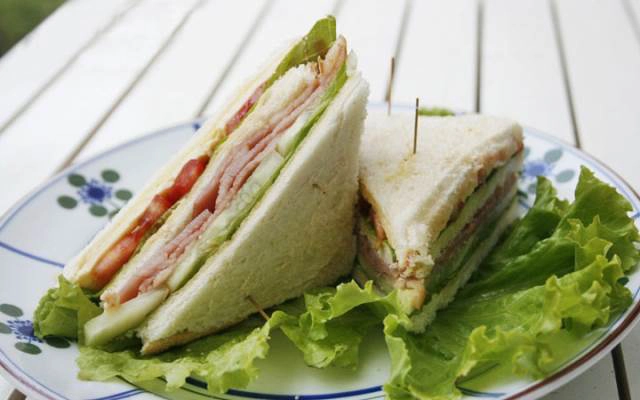 Quán Ăn Toàn Gia Hambuger - KDC Việt Sing
