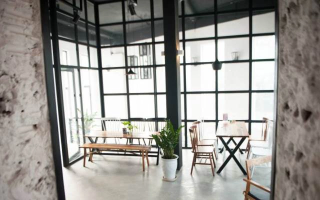 Nhà Hàng Toast 'n Tea Cafe & Food - Hoàng Cầu