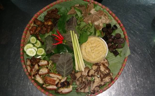 Quán Ăn Trà Hiền - Quán Heo Tộc