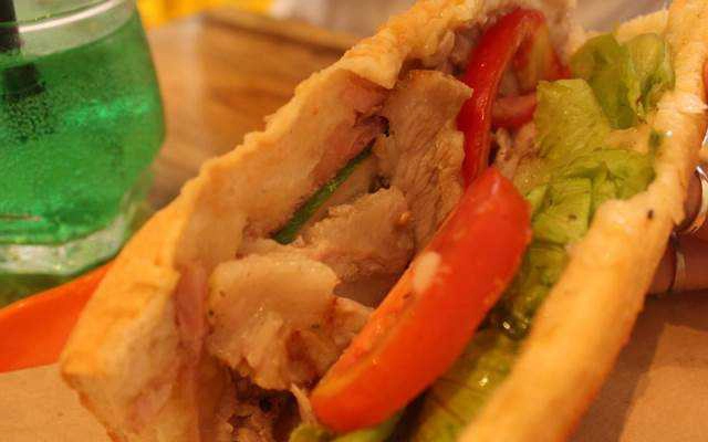 Trà Sữa, Cafe & Bánh Mì Cubanos