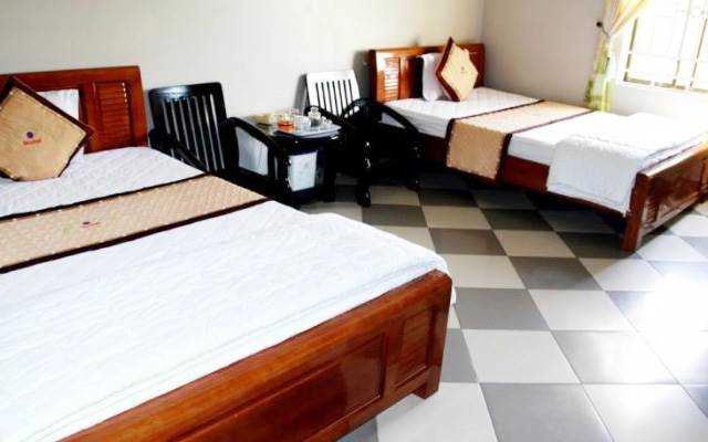 Trần Phụng Hotel - Bàu Cát 4