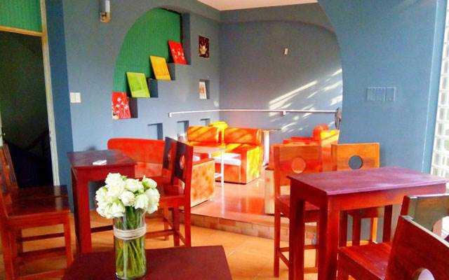 Trắng Cafe - Lê Lai