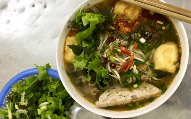 Quán Ăn Trang Quán - Bún Ốc Bò Hòe Nhai