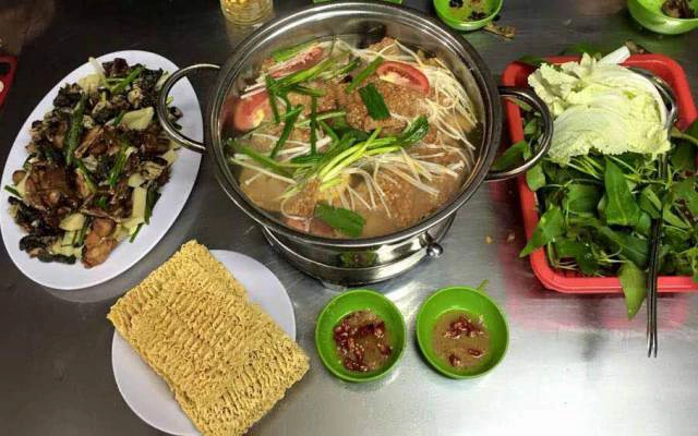 Quán Ăn Trang Quán - Chim, Lẩu & Các Món Nướng