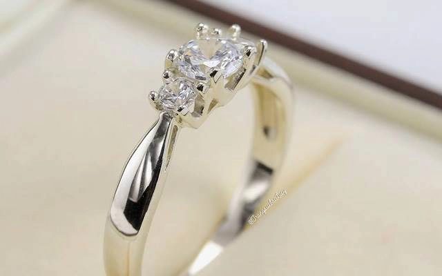 Lucy Trang Sức Bạc