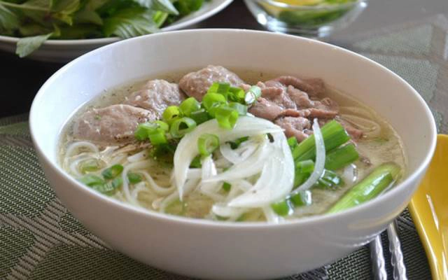 Quán Ăn Tứ Chiên - Phở Bò, Lẩu Bò & Bò Nướng