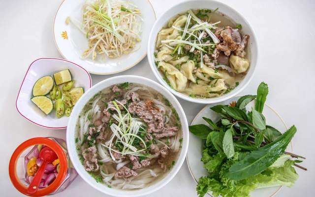 Quán Ăn Tú Hảo - Mì Xá Xíu & Hoành Thánh