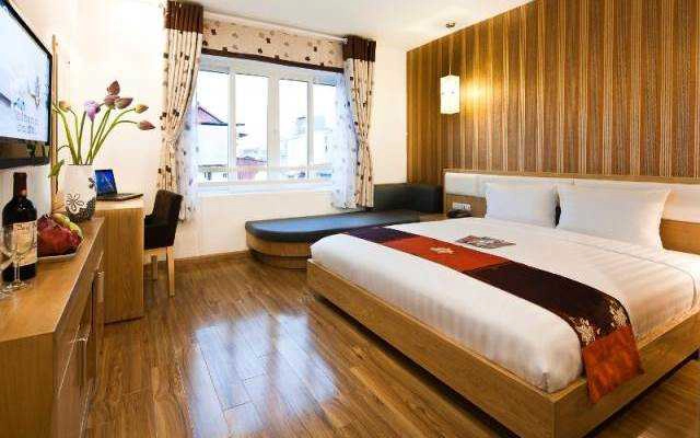 Tu Linh Palace Hotel - Mã Mây