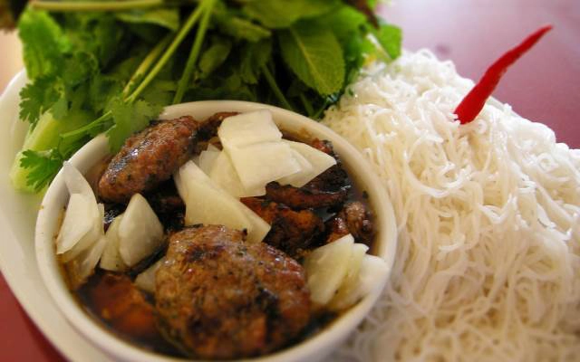 Quán Ăn Tuấn Ngoan - Bún Chả - Nguyễn Thái Học