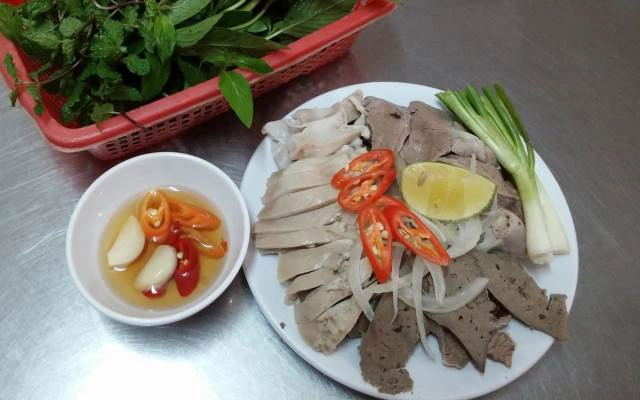 Quán Ăn Tùng Nga - Lòng Lợn Tiết Canh