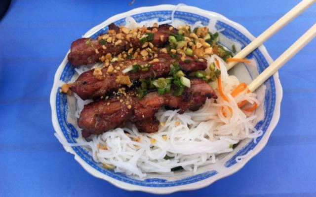 Quán Ăn Tùy Duyên - Bún Thịt Nướng & Cà Ri Gà