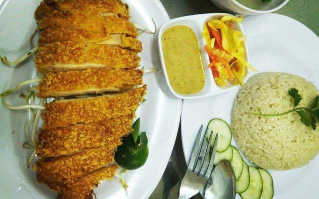 Quán Ăn Twelve - Cơm Gà Hải Nam Singapore