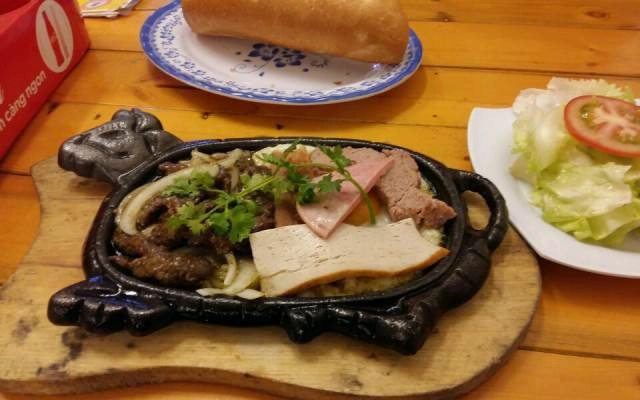 Quán Ăn Út Bread & Coffee - Bánh Mì Bò Né