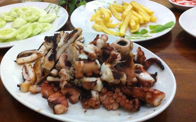 Quán Ăn Bạch Tuộc Nướng Út Lang