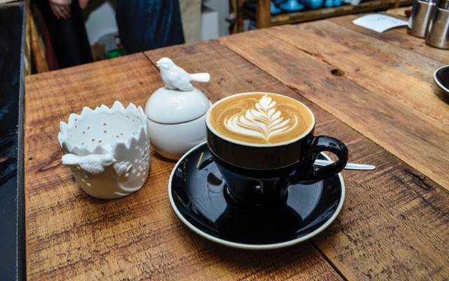 Út Nguyệt Cafe