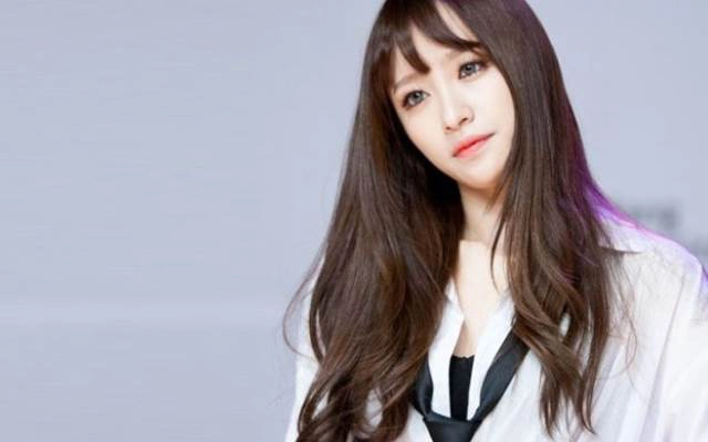 Valentine Beauty - Hoàng Quốc Việt