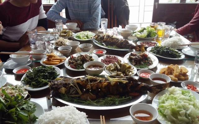 Quán Ăn Vạn Lộc - Đặc Sản Cá Sông Hồng