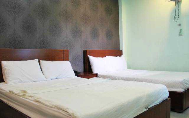 Vạn Phát Hotel