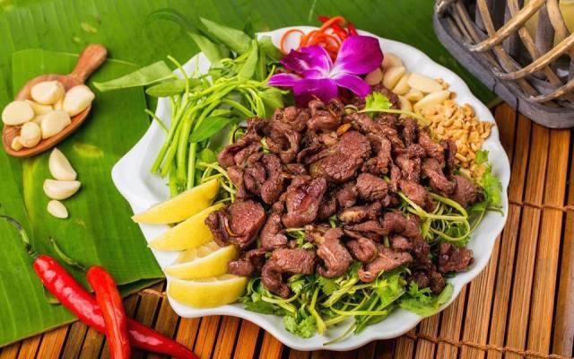 Nhà Hàng Vạn Phúc - Trâu Giật 39 Món