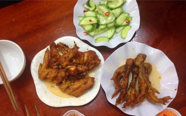 Quán Ăn Vâu Quán - Lẩu Thái & Chân Gà Chiên Mắm