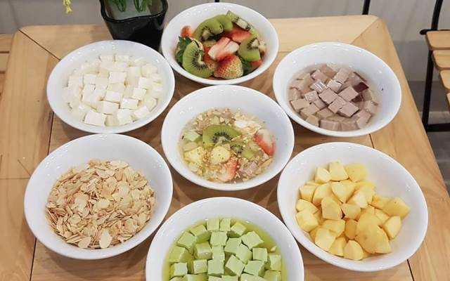 Việt Quán - Chè & Đồ Ăn Vặt