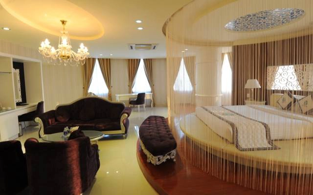 Việt - Úc Hotel