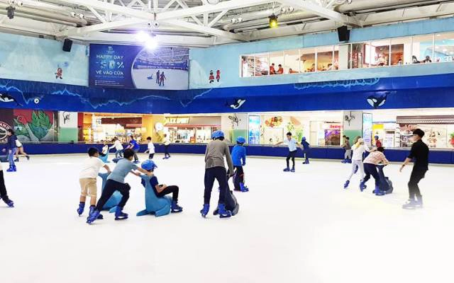 Vincom Ice Rink - Vincom Landmark 81