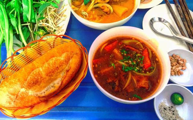 Quán Ăn Vinh Ký - Hủ Tiếu & Bò Kho
