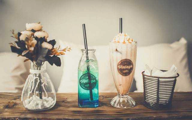 Vintage 198X - Book & Cafe