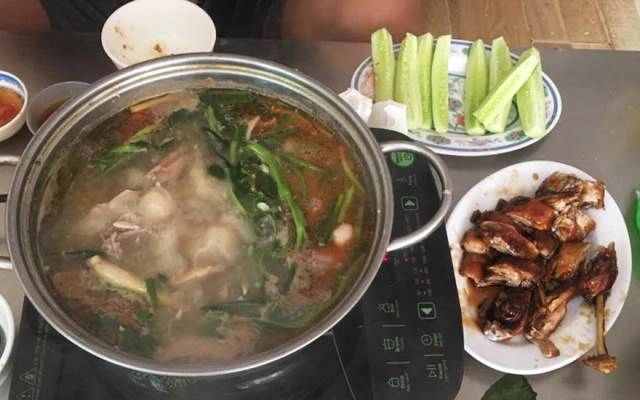 Quán Ăn Vịt Cỏ Vân Đình - Chiến Thắng