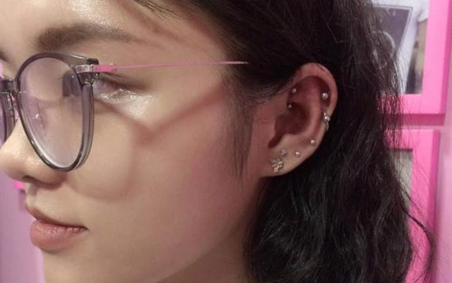 Vịt Xỏ Khuyên - Mai Hắc Đế