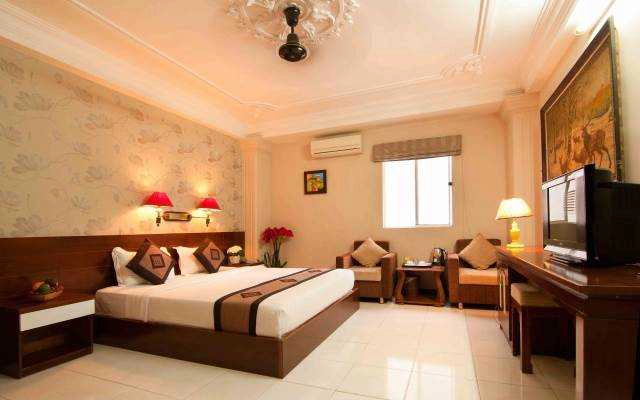 Vườn Đào Hotel