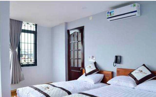 Vương Quốc Hotel