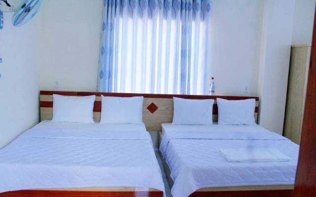 Yến Vy 32 Hotel & Pub