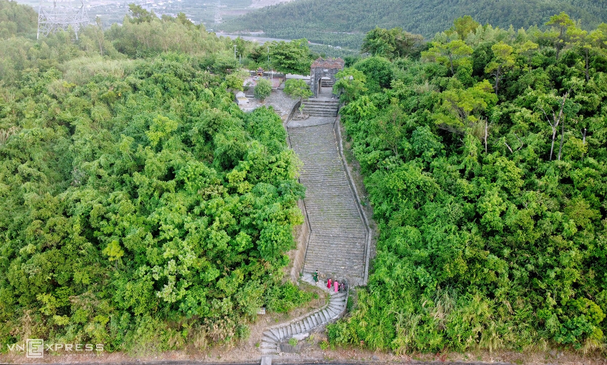 ‘Cổng trời’ trên đỉnh Đèo Ngang