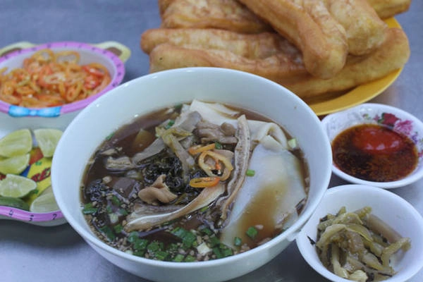 “Chết thèm” với tô hủ tíu hồ Sài Gòn