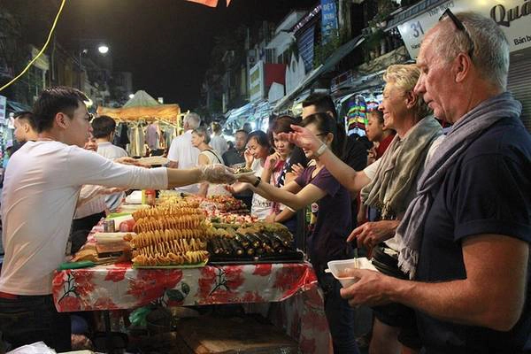 10 chợ đêm Việt Nam tấp nập du khách