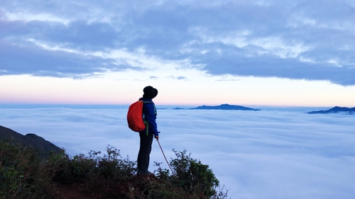 17 tiếng trekking chinh phục đỉnh Tà Chì Nhù, săn mây ở Yên Bái