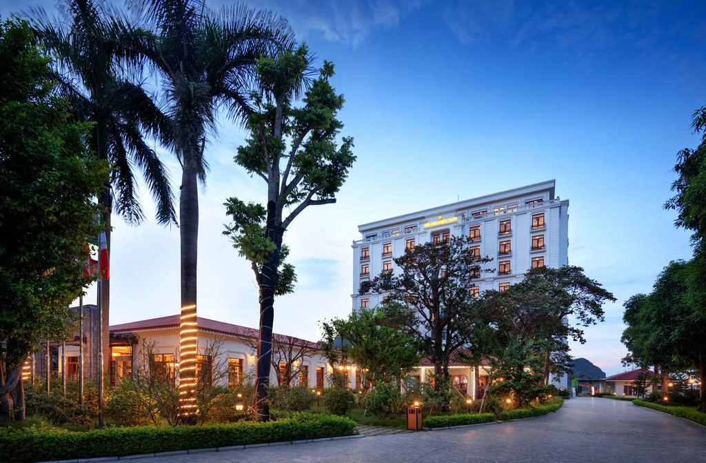 2N1Đ ở Ninh Bình Hidden Charm Hotel & Resort + xe Limousine khứ hồi chỉ 1.199.000 đồng/phòng