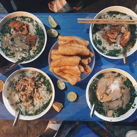 4 quán ăn có giờ mở cửa “dị” nhưng lúc nào cũng đông khách Hà Nội
