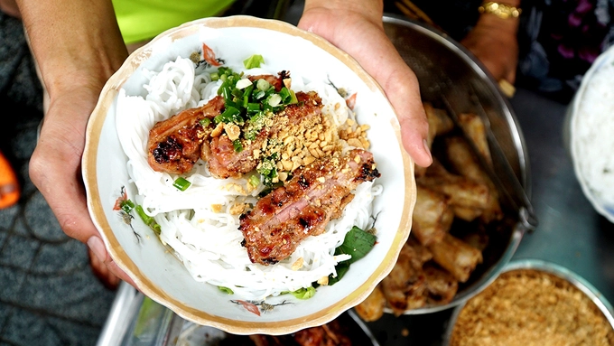 5 quán ăn ở Sài Gòn nổi danh từ gánh hàng rong