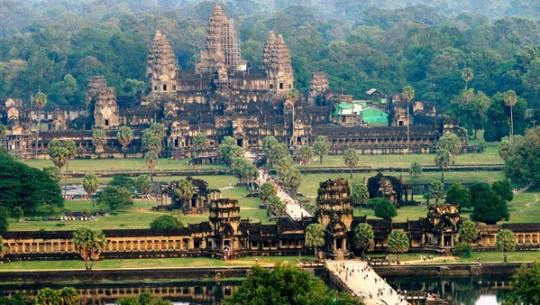 Angkor Wat hùng vĩ hơn khi nhìn từ khinh khí cầu