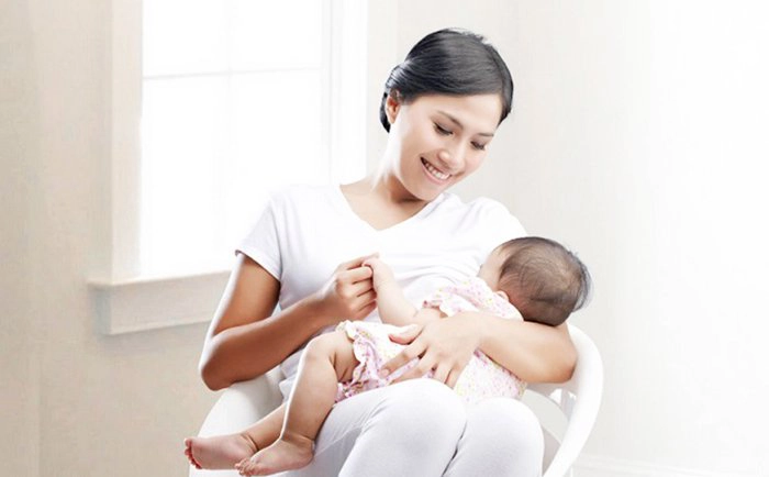 Bạn có thể mất 3% đến 5% khối lượng xương khi cho con bú