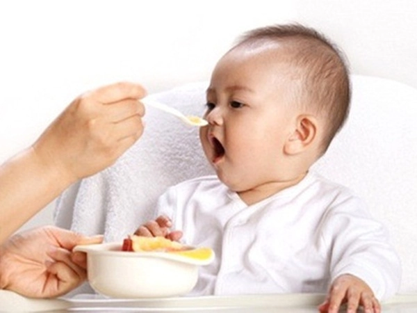 Bé 7 tháng ăn bao nhiêu ml cháo là đủ?
