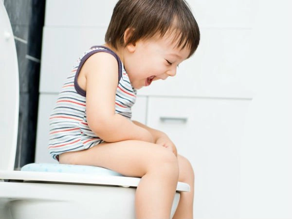 Bé bị táo bón nên uống thuốc gì?
