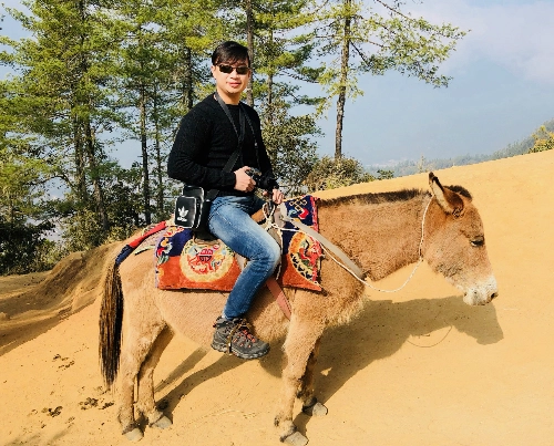 Bhutan - vương quốc của chó hoang và niềm tin hạnh phúc
