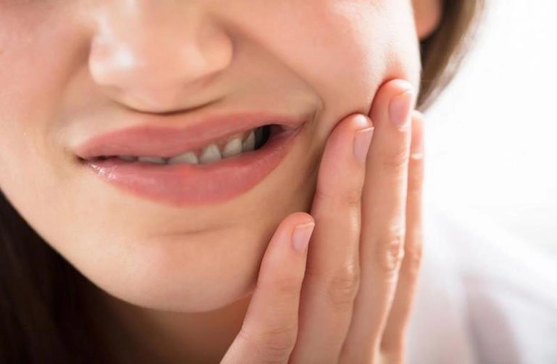 Bị đau nhức răng không nên ăn gì?