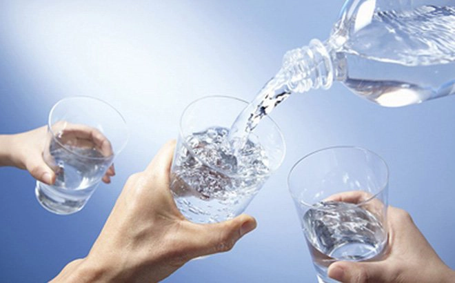 Bị sỏi thận: Uống nhiều nước có hiệu quả?